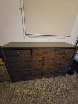 Dresser