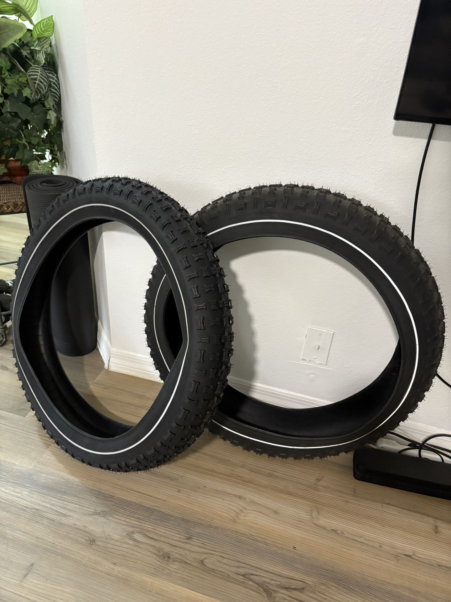 🔥 Like New 26x4.8 Off-Road E-Bike Tires (Set of 2) – Super Wide!
