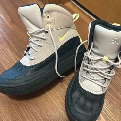 Boats Para El Agua Y Para La Nieve.