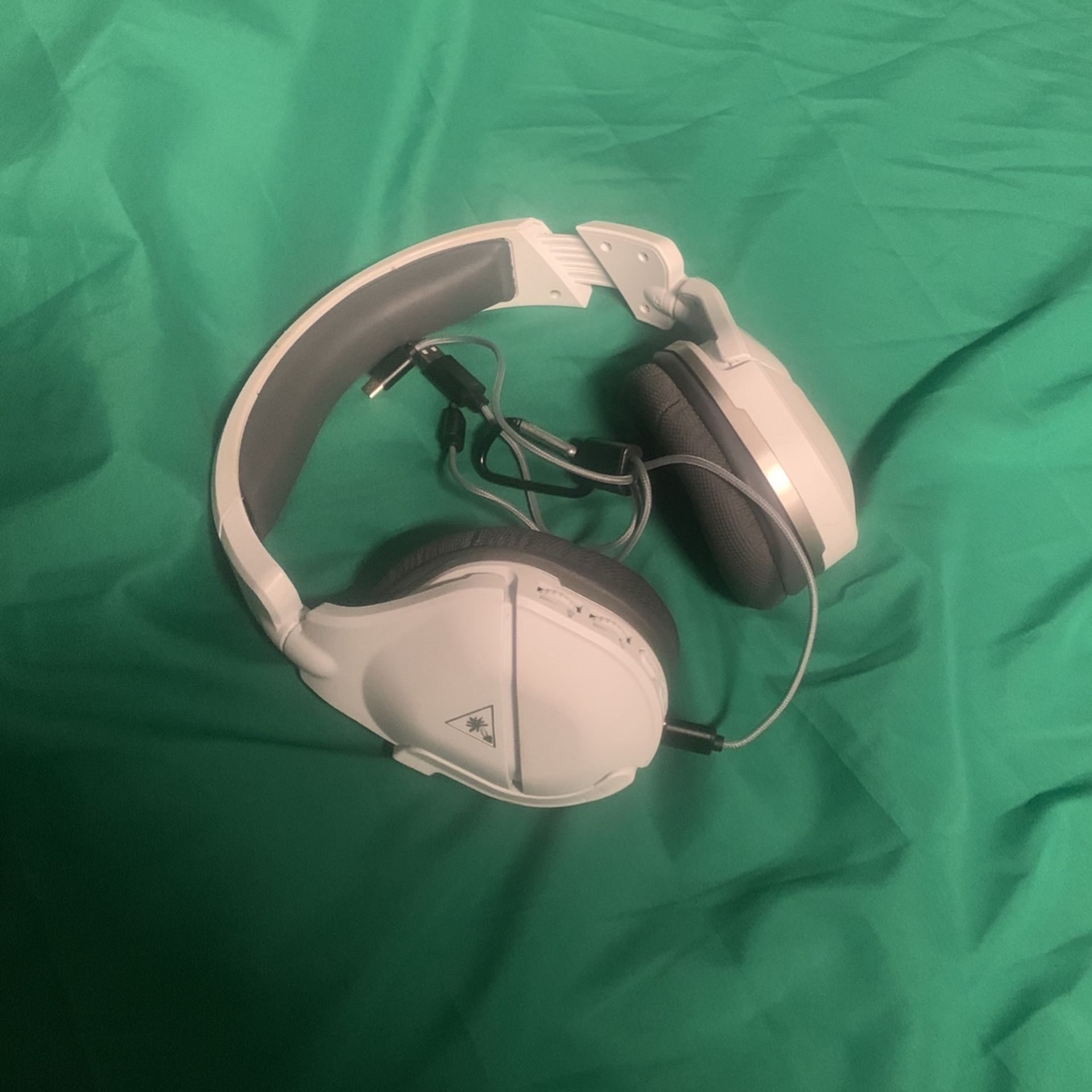 Bluetooth Turtle Beach Headphones w/ Charger