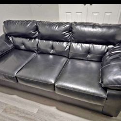 Beautiful Elegant Luxury Black Italian Leather Sofa