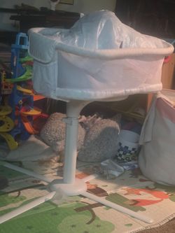 Halo bassinet