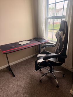 Gaming table and chairs