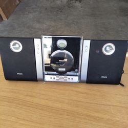 PHILIPS Micro System MC235B - Detachable Speakers, AM/FM Stereo, CD & Aux Input