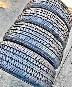 255 65 18 Bridgestone tires Con 80% de Vida Las 4