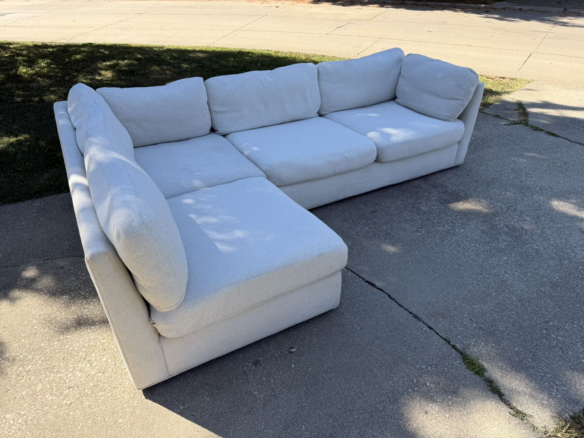 Sectional Couch(FREE DELIVERY‼️)
