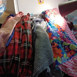 27 Pieces Of Girl Clothing
