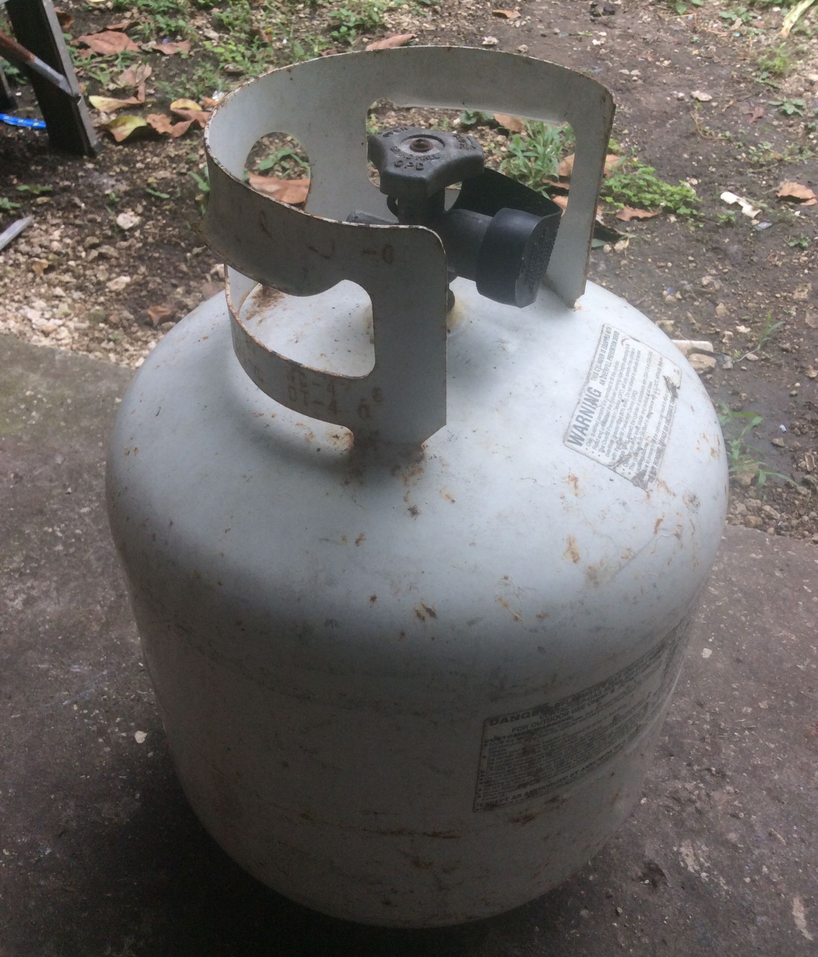 Tanques de gas basios$15 llenos$30