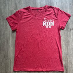 T-shut for a senior mom 2026