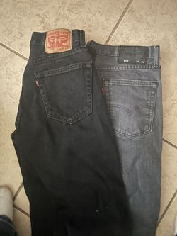 2 Pairs of Levi's 