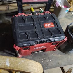 Milwaukee Packout 22" Rolling Tool Box