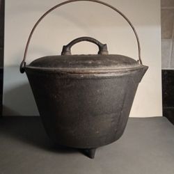 Old Vintage Cast Iron Bean Pot No.7 Iron Kettle 