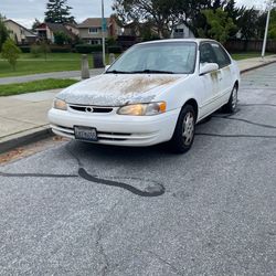 2000 Toyota Corolla