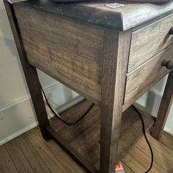 Finished parawood lamp/side table 