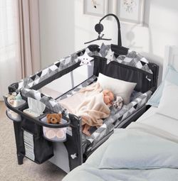 Baby Playard Pack n Play Bassinet w/ Changing Table Mobile Black White Geometric