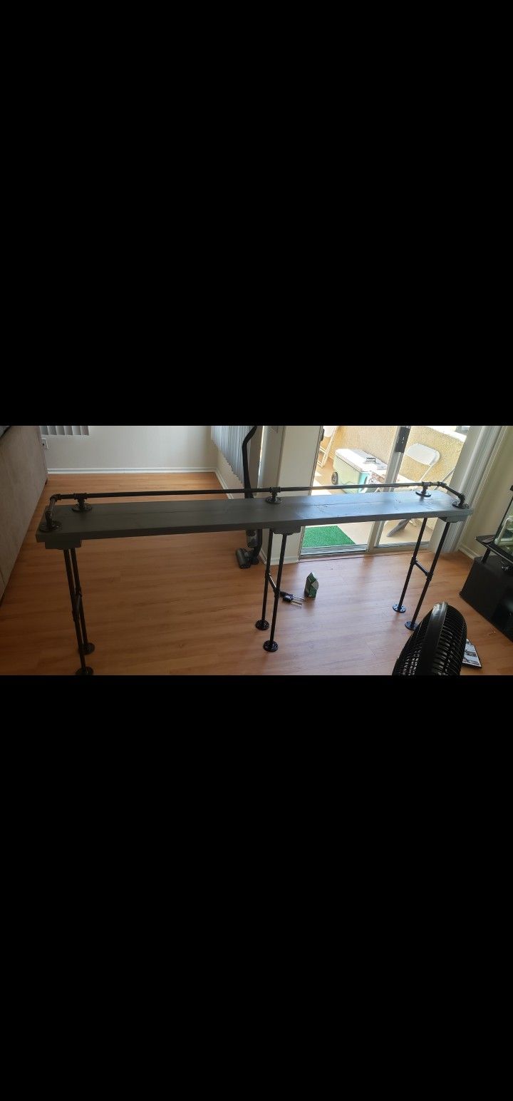 Couch Bar - Table