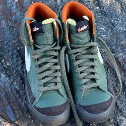 NIKE MID BLAZER 77 ARMY OLIVE