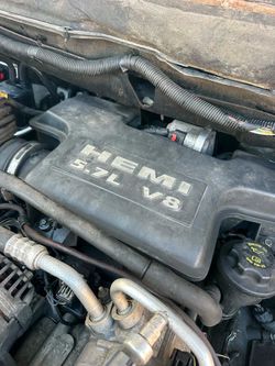 5.7 HEMI ENGINE