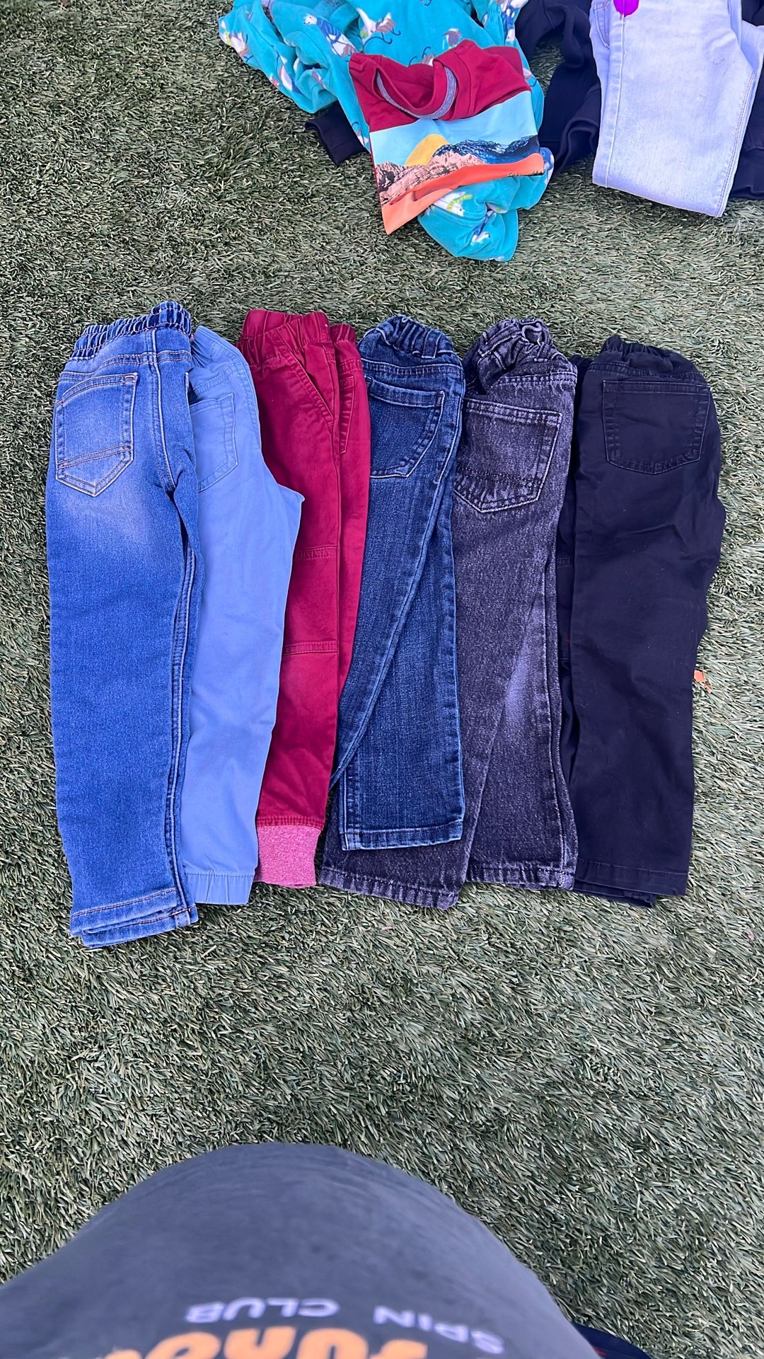 6 Pair Of Pants (4T)