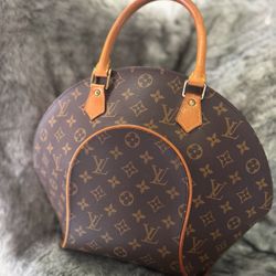 Louis Vuitton Ellipse