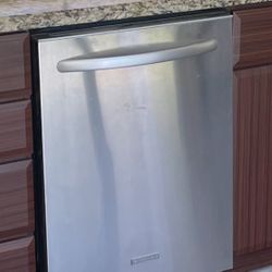 Stainless steel kitchenaid Dishwasher