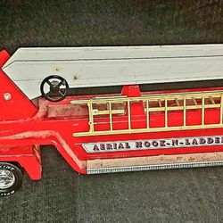 Nylint Fire Truck Aerial Hook-N-Ladder Red Pressed Steel Toy 30" Vintage 1980's