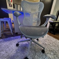 Herman Miller Mirra 2    2021 White