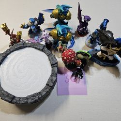 Skylanders Lot of Broken Figures (Each Figure Described In Description)