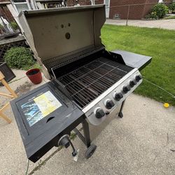 Charbroil Gas Grill