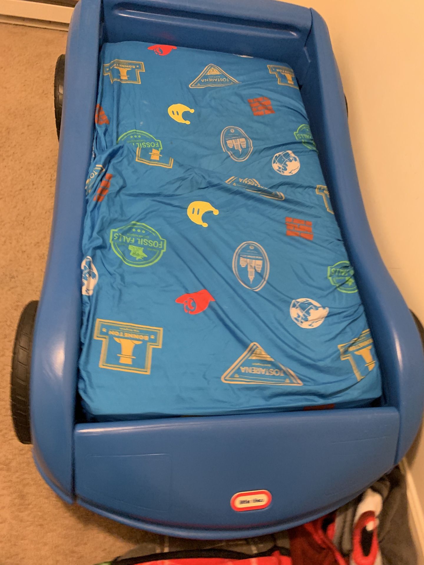 Toddler bed