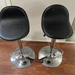 2 Bar Stools