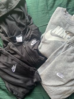 Nike boys 2 pc outfits Size x-small, ages 6-7
