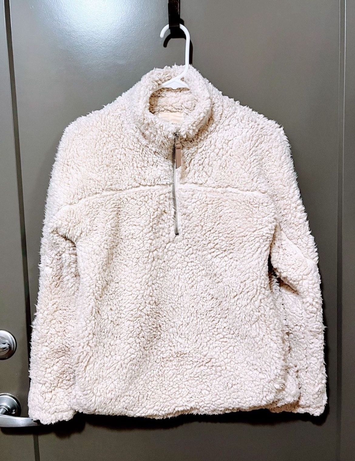Price Just Dropped: Sherpa fleece Pullover Sweater By Elodie(XS Size) (Pick up🛒 In Bellevue) *Check out my Other Posts 💕