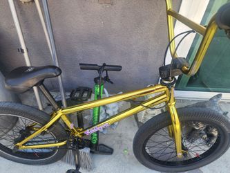 20in  FIT BIKE  NEW CONDITION  LIKE  NEW