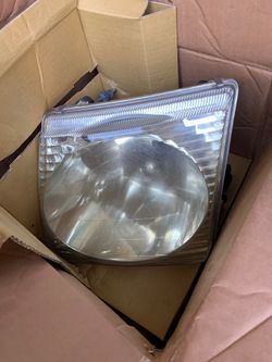 Ford Explorer sport head light