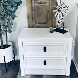 Solid Wood Swan White Bedroom Nightstand W/2 Drawers