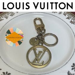 LV Louis Vuitton Charm Gold LV Circle Bag Charm / Keychain M6800 EA0179