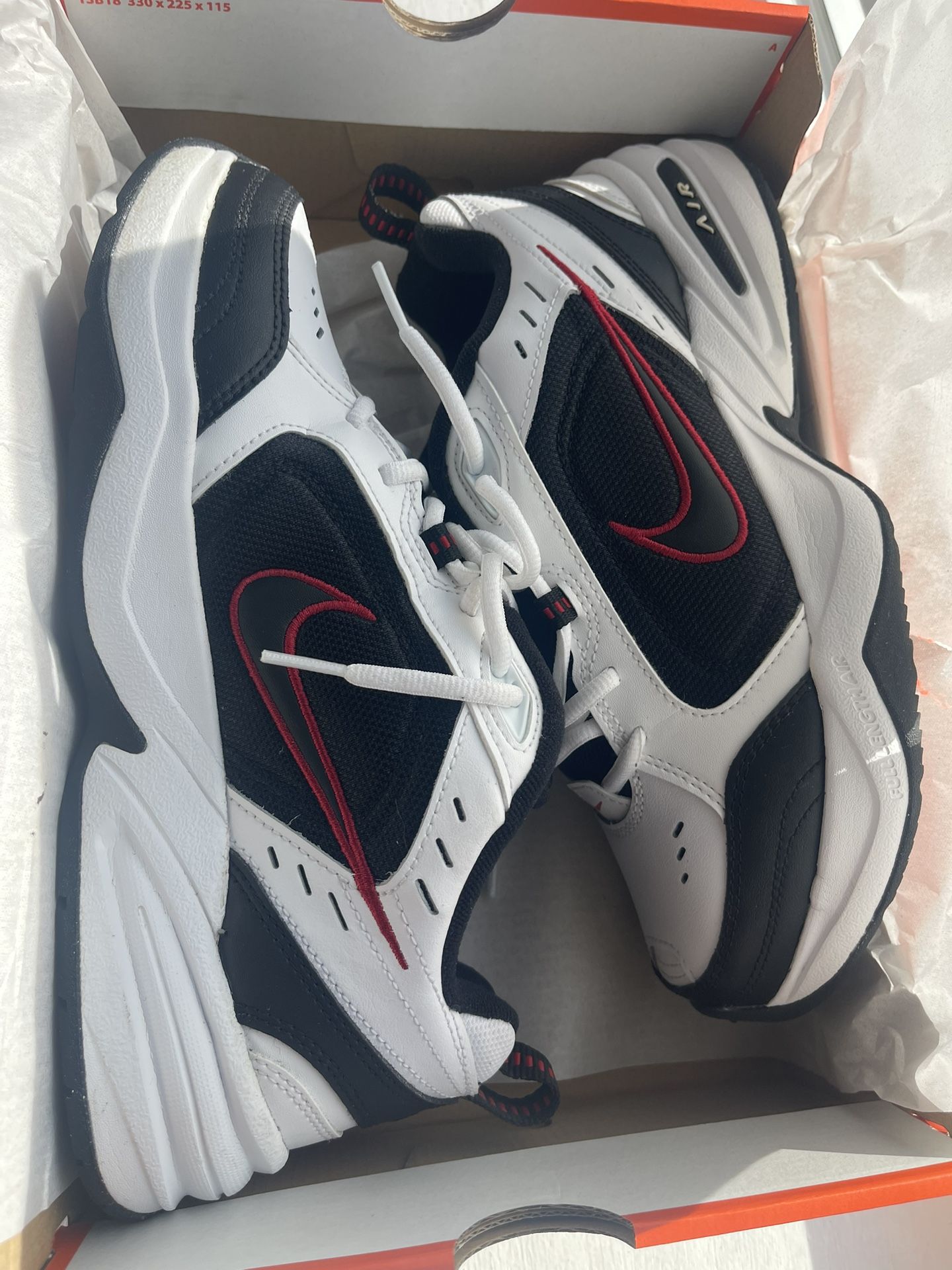 Nike Air Monarch IV Men’s Sneakers