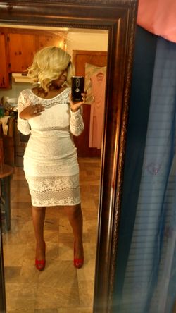 Guess dress size 6 white lace! Long sleeve!