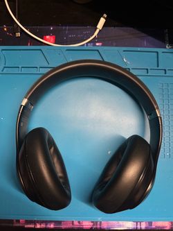 Beats Studio Pro Wireless Noise Cancelling Headphones – Black