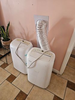 AC PORTABLE TOSHIBA 6000  BTU each for sale) IS TOUCH SCREEN,WINDOW COVER,EXHAUST TUBE SLEEP TIMER, MODE,WORKS GREAT YOU CAN TEST IT BEFORE PURCHASE F