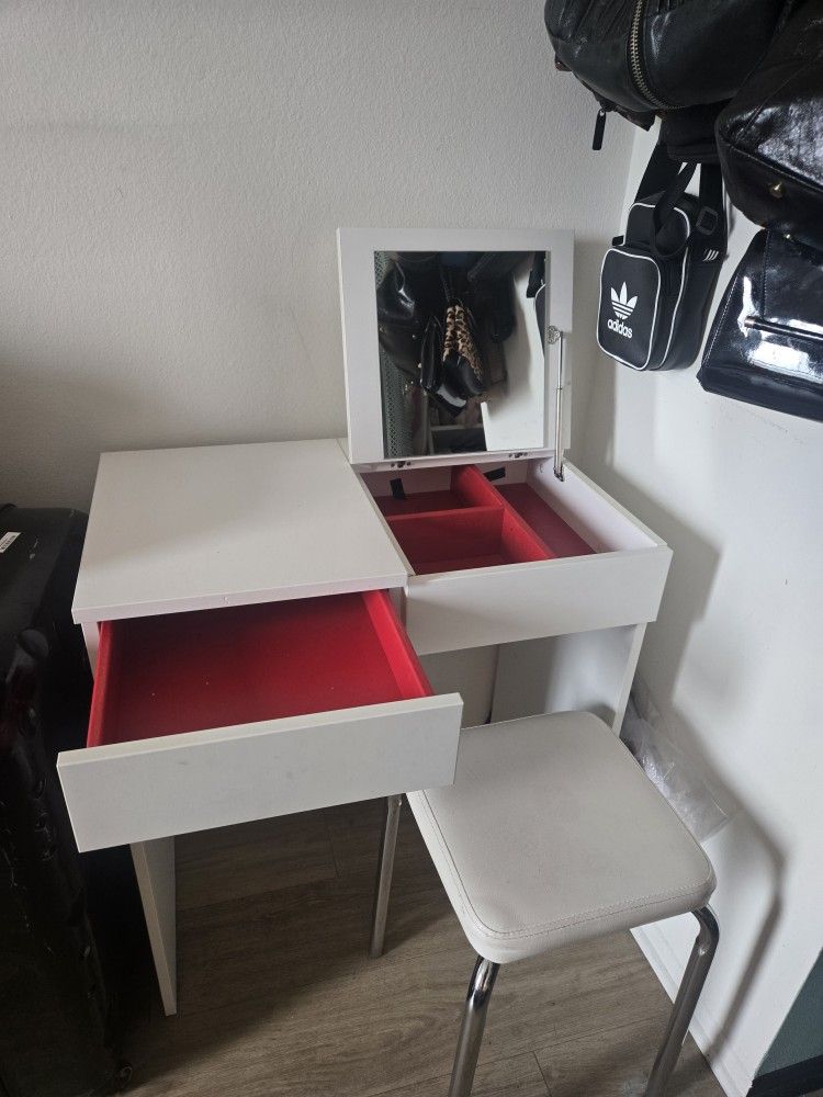 Makeup Table with Storage And Stool