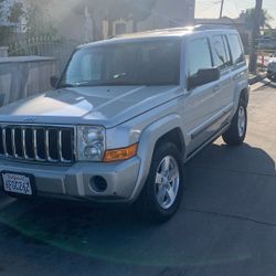 2008 Jeep Commander. $6800  OBO 