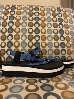 Original Teva Platform Sandal In Size 9 Woman’s 