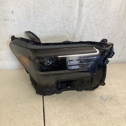 2024-2025-2026 TOYOTA TACOMO HEADLIGHT LED TRD RIGHT PASSENGER SIDE USED OEM 