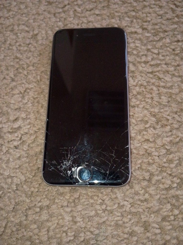  iPhone S Broken Screen For Parts