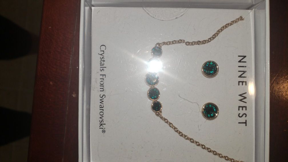 Swarovski green crystal earrings and necklace