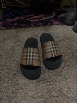 Burberry slippers