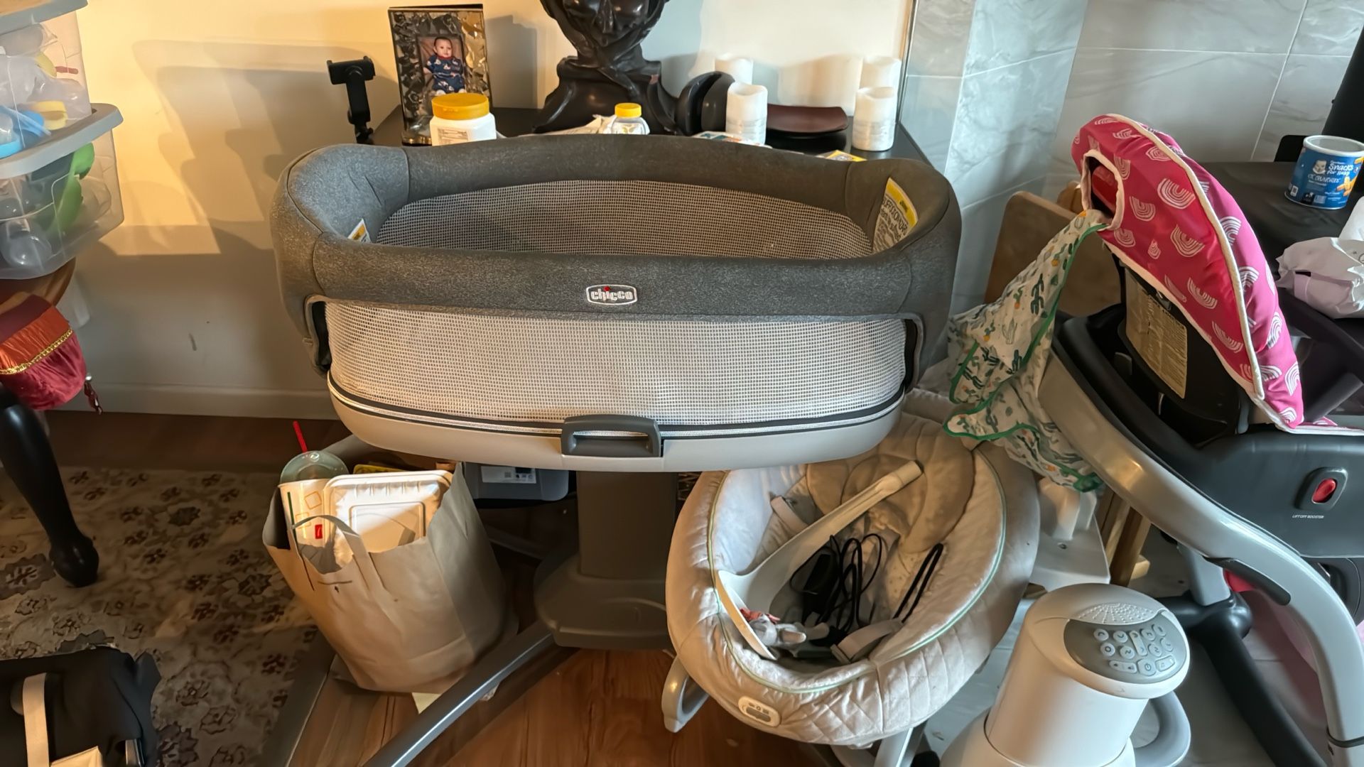 Chicco Close to You 3-in-1 Bedside Bassinet, Portable Newborn Bassinet with Wheels,