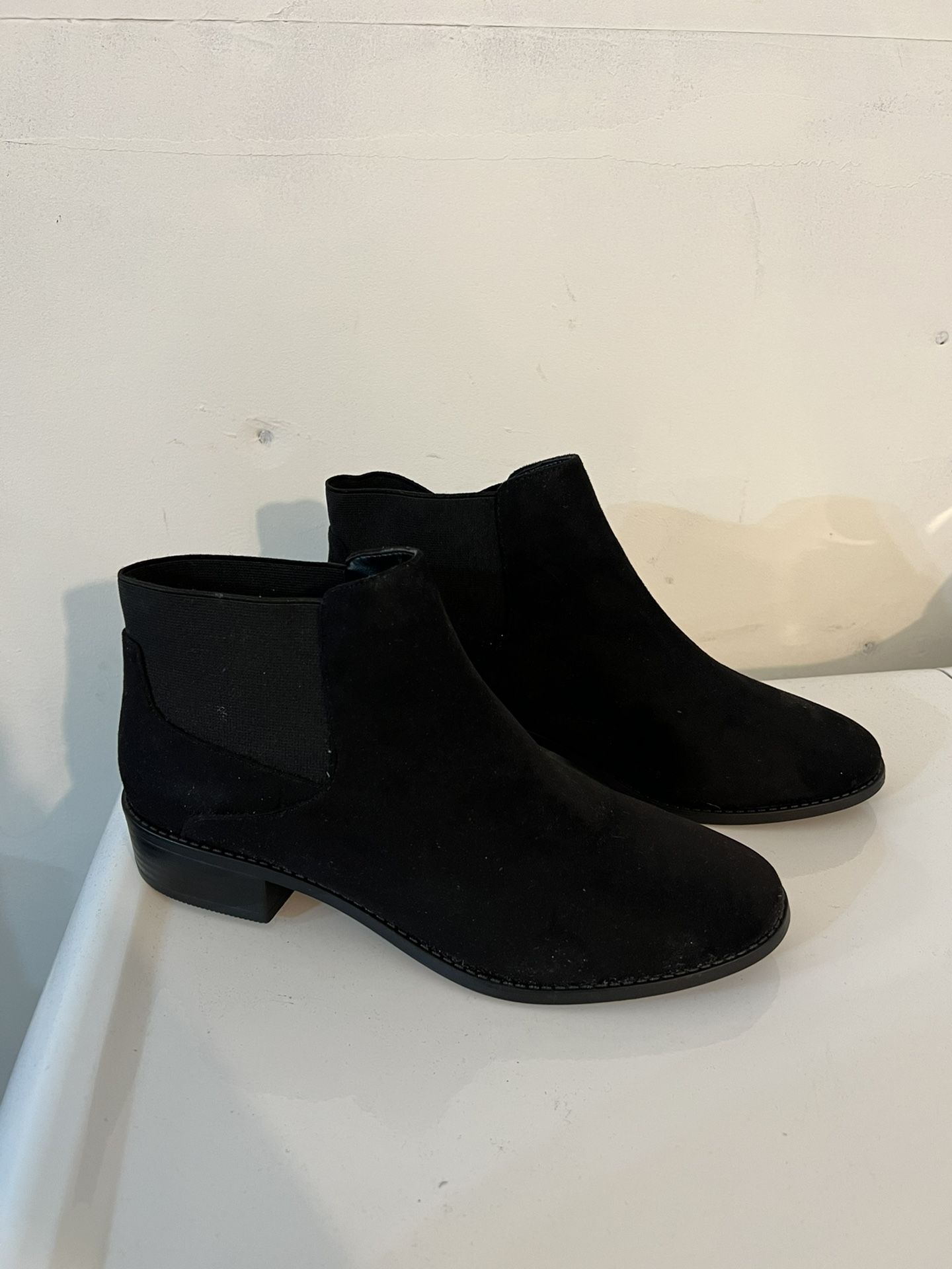 Brand New Aldo Womans Booties 